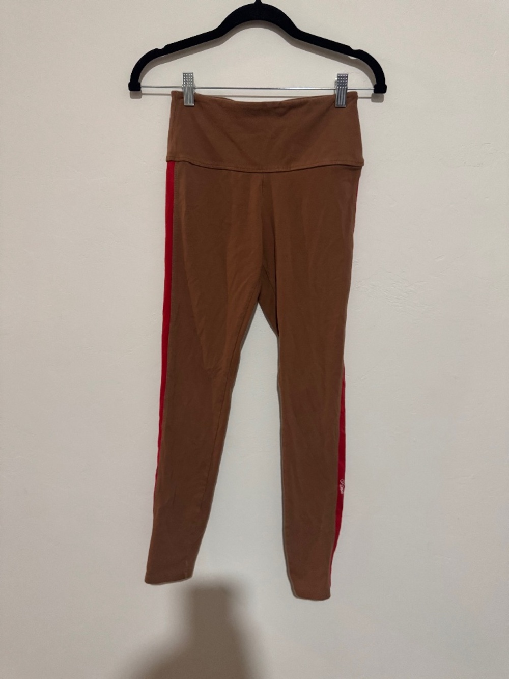 PINK Victoria's Secret Size S Brown Leggings with Red Side Stripe Relay